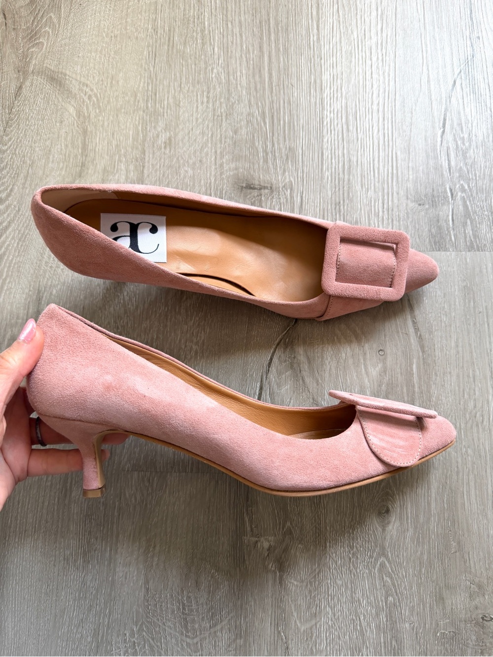 Andrea Carrano Milk Blush Suede Kitten Heels 39